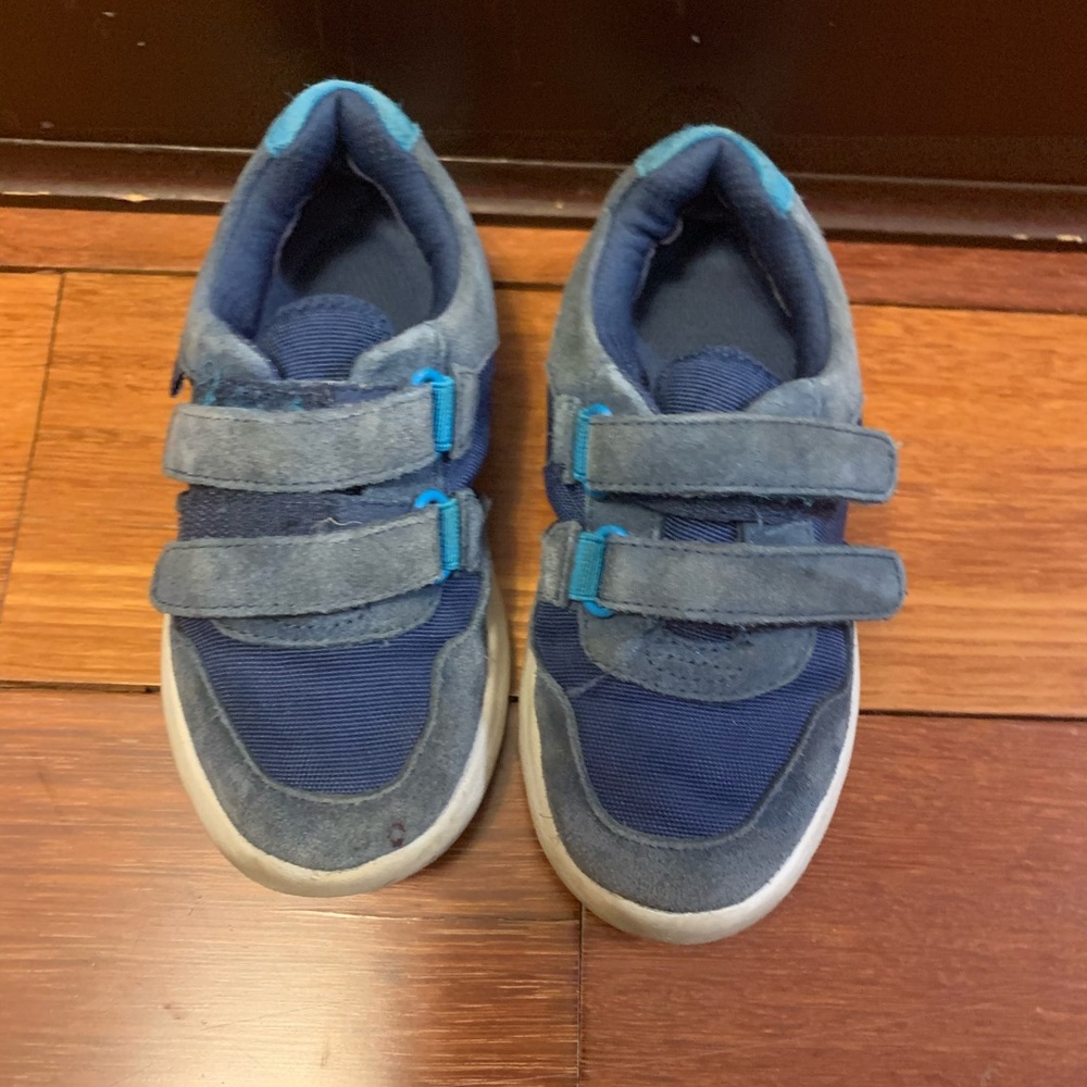 Uggs kids sneakers
